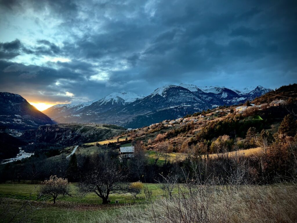 La vallée du Guil et les Blancs